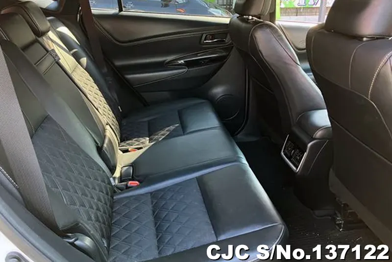 Toyota Harrier in Pearl for Sale Image 12
