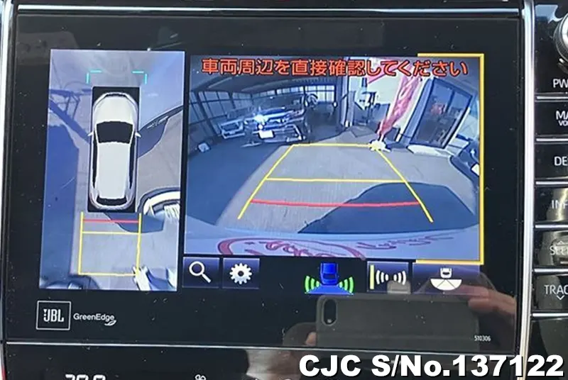 Toyota Harrier in Pearl for Sale Image 14