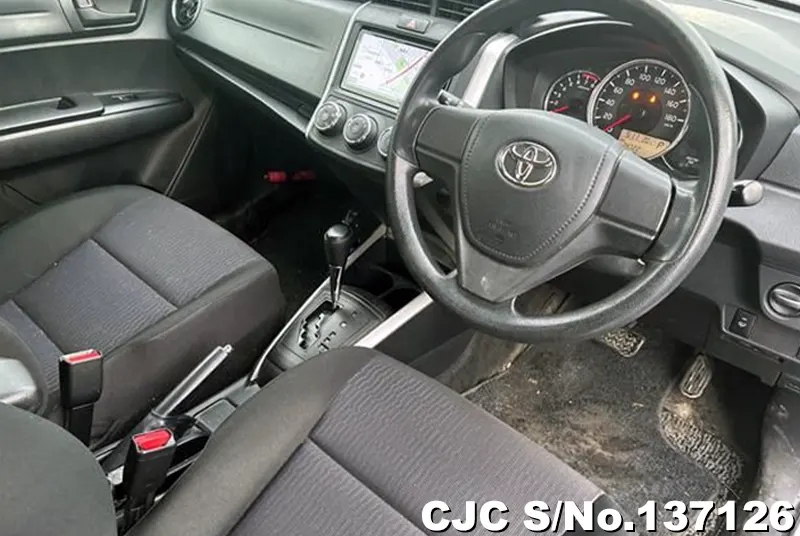 Toyota Corolla Fielder in Silver for Sale Image 4