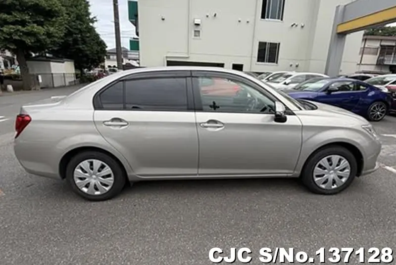 Toyota Corolla Axio in Silver for Sale Image 6