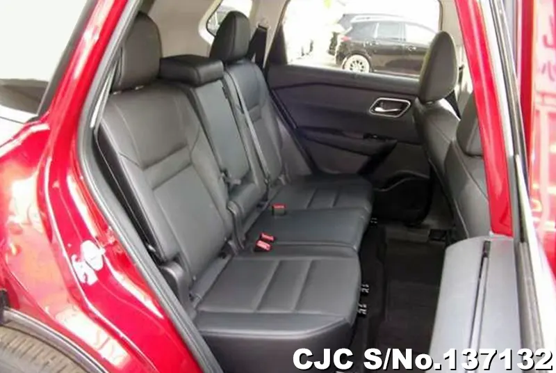 Nissan X-Trail in Red for Sale Image 9