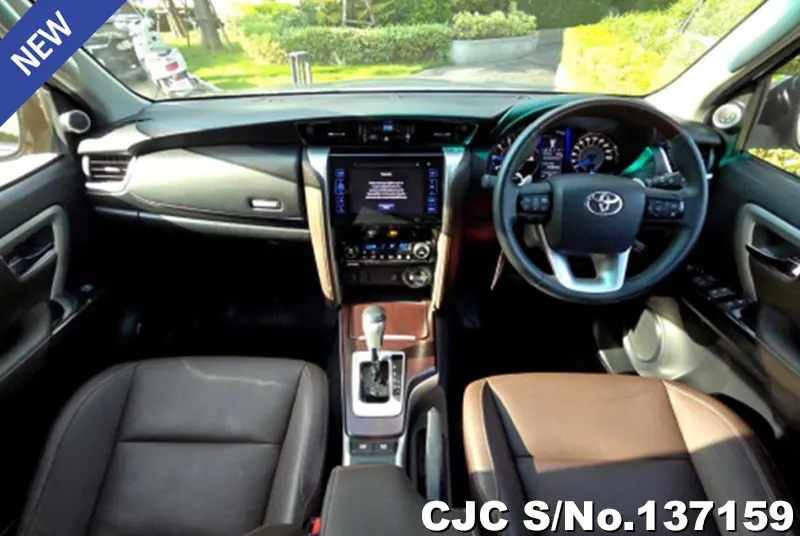 Toyota Fortuner in Gray for Sale Image 5