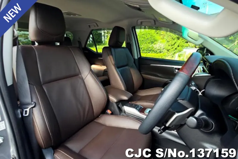 Toyota Fortuner in Gray for Sale Image 7