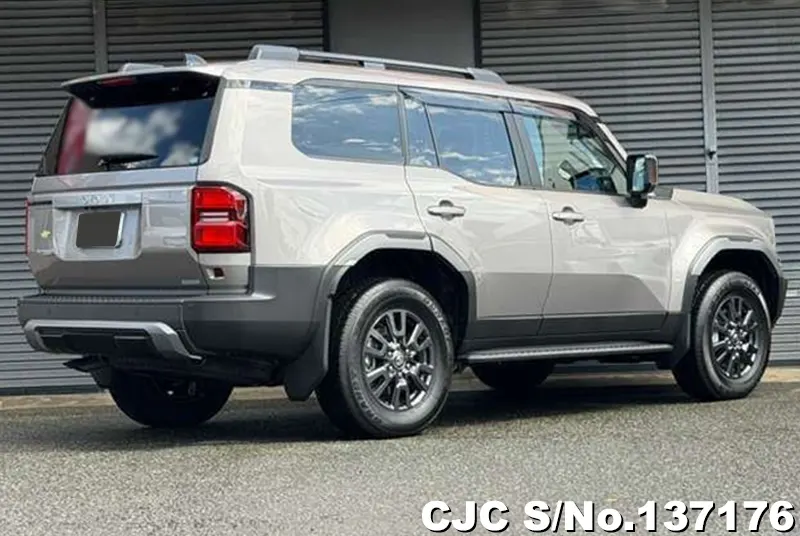 Toyota Land Cruiser 250 in Avant Garde Bronze for Sale Image 1