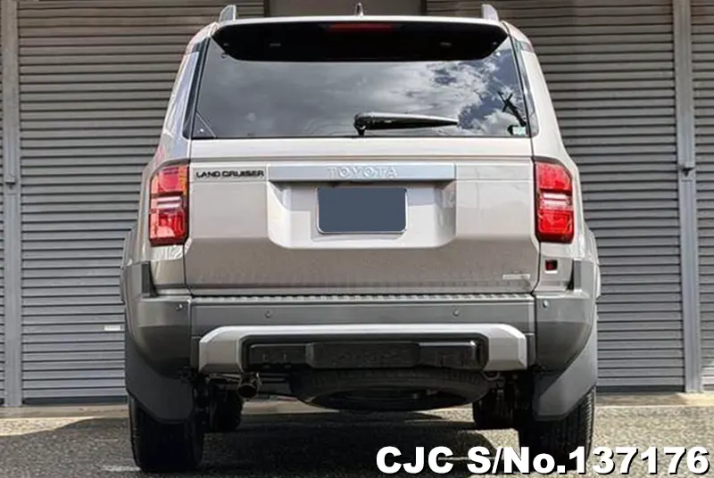 Toyota Land Cruiser 250 in Avant Garde Bronze for Sale Image 4