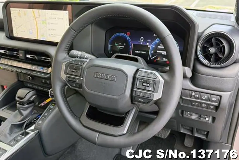 Toyota Land Cruiser 250 in Avant Garde Bronze for Sale Image 18