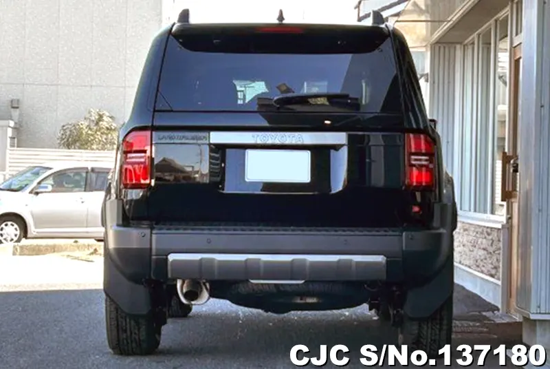 Toyota Land Cruiser 250 in Battle Gray for Sale Image 3