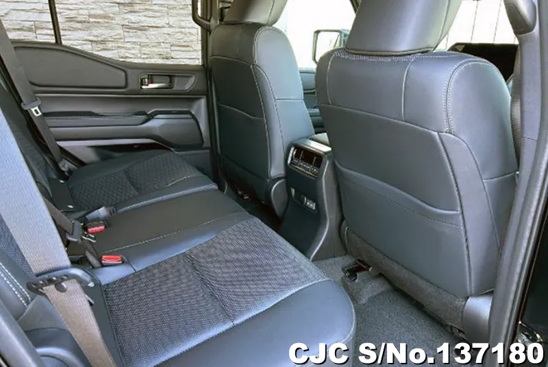 Toyota Land Cruiser 250 in Battle Gray for Sale Image 10