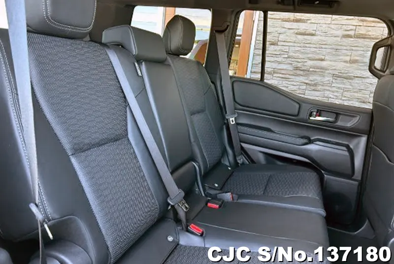 Toyota Land Cruiser 250 in Battle Gray for Sale Image 11
