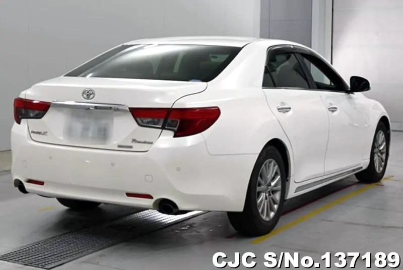 Toyota Mark X in White for Sale Image 2
