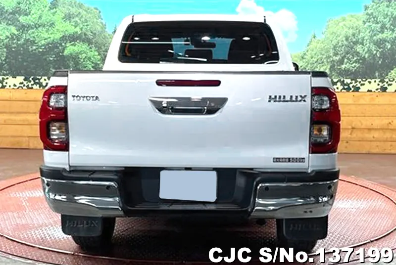 Toyota Hilux in White for Sale Image 3