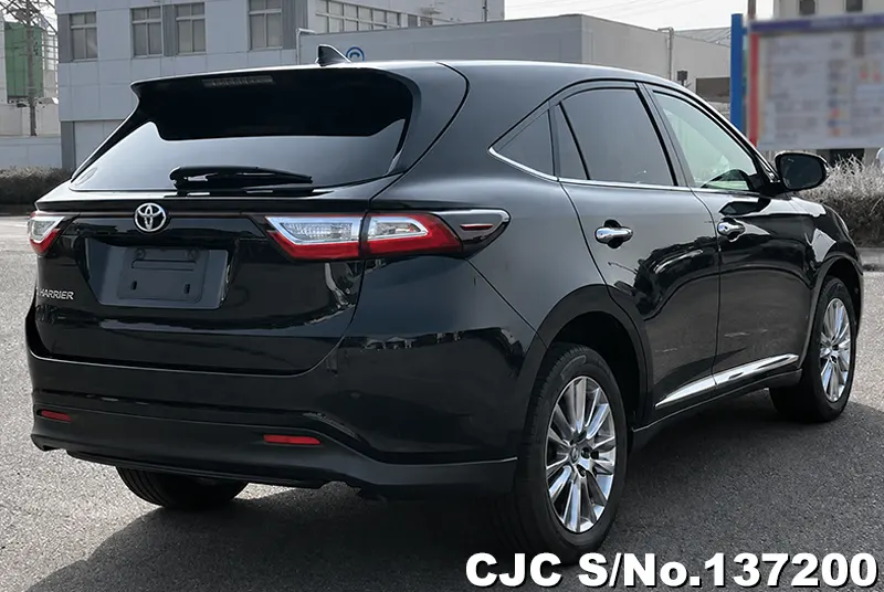 Toyota Harrier in White for Sale Image 2