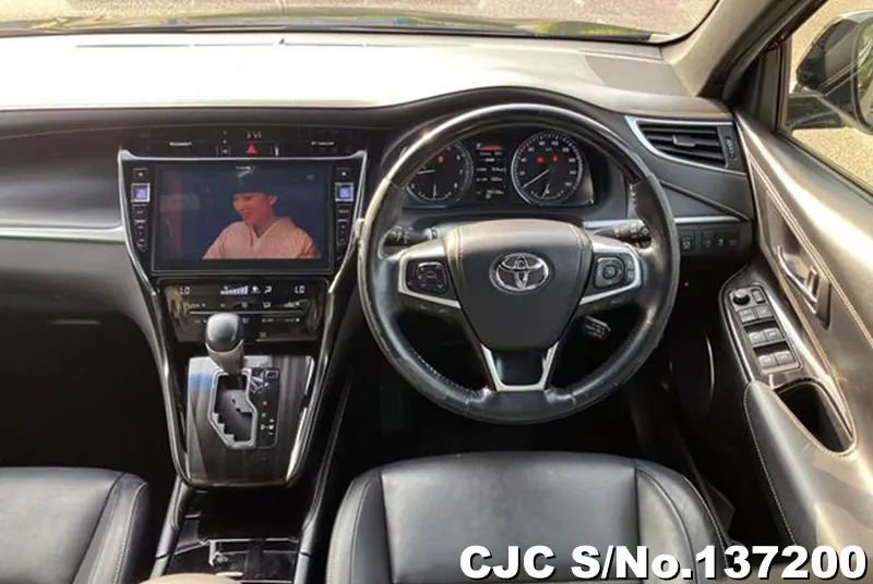 Toyota Harrier in White for Sale Image 10