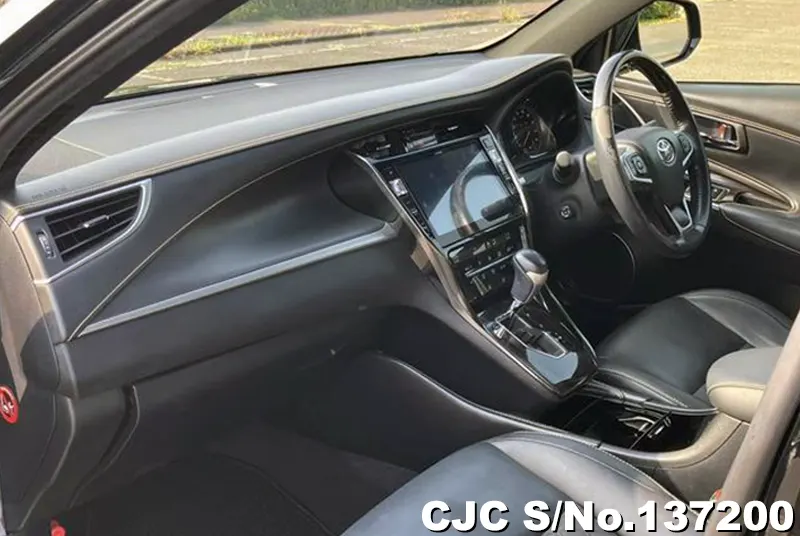 Toyota Harrier in White for Sale Image 12