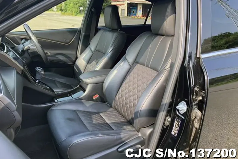 Toyota Harrier in White for Sale Image 14