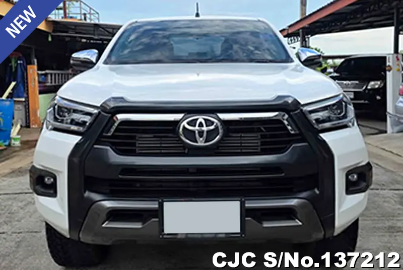 Toyota Hilux in White for Sale Image 4