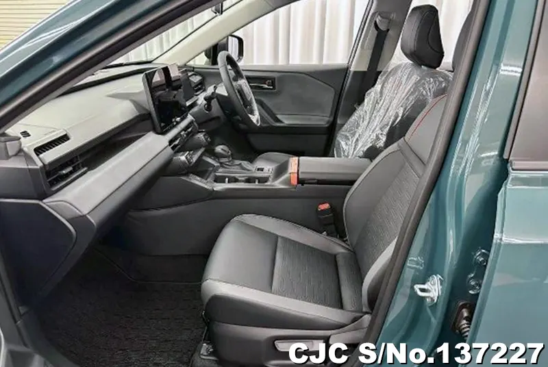 Toyota Rav4 in Green for Sale Image 9