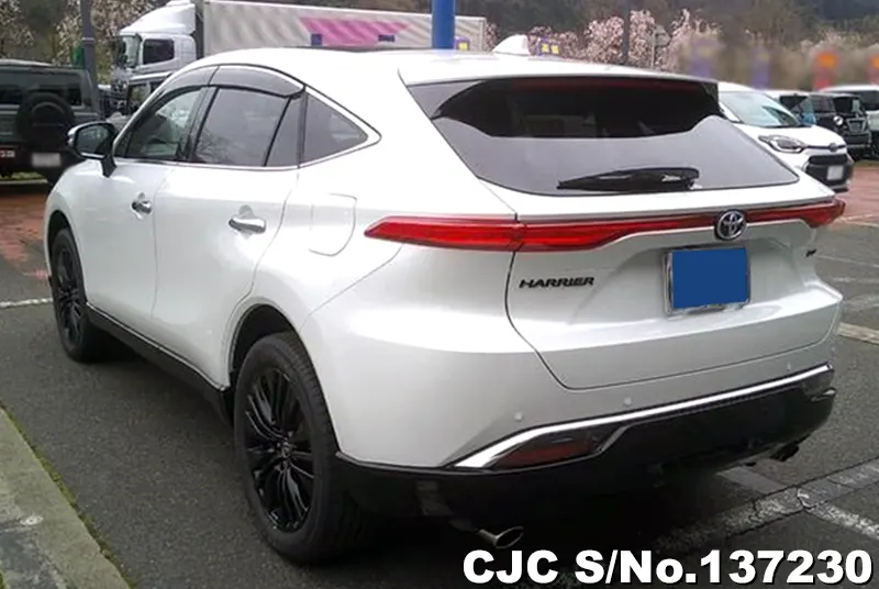Toyota Harrier in Pearl for Sale Image 1
