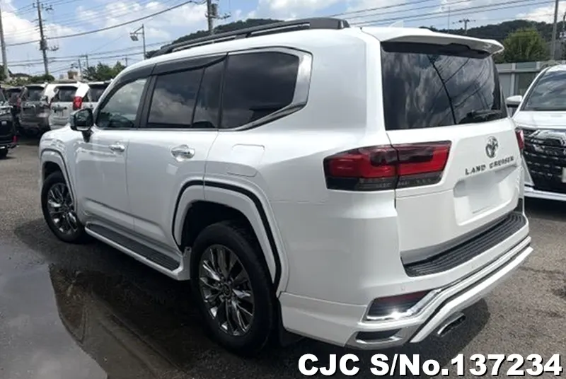 Toyota Land Cruiser in Pearl for Sale Image 1