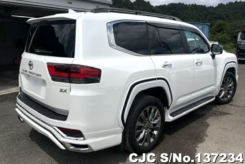 Toyota Land Cruiser in Pearl for Sale Image 2
