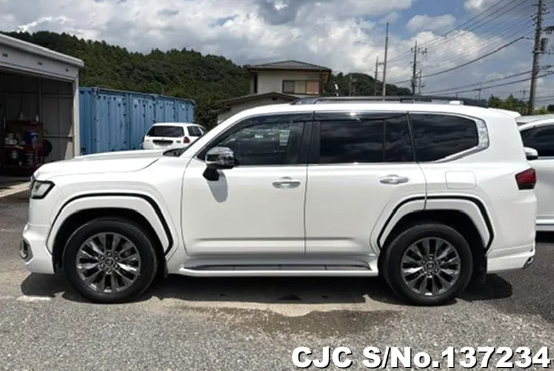 Toyota Land Cruiser in Pearl for Sale Image 7