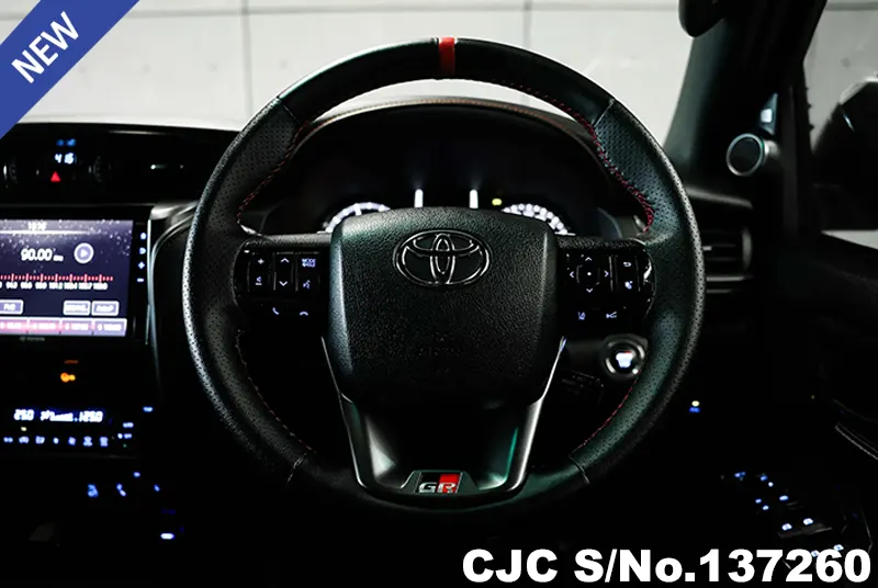 Toyota Fortuner in Black for Sale Image 9