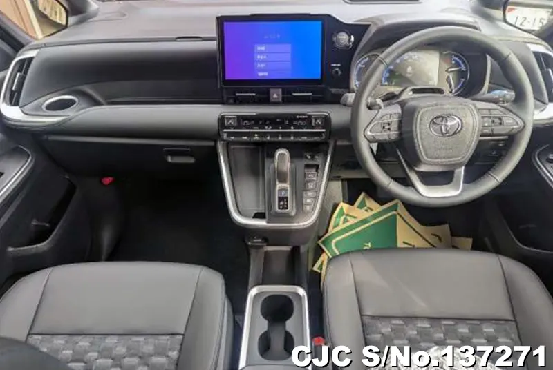 Toyota Voxy in Black for Sale Image 7