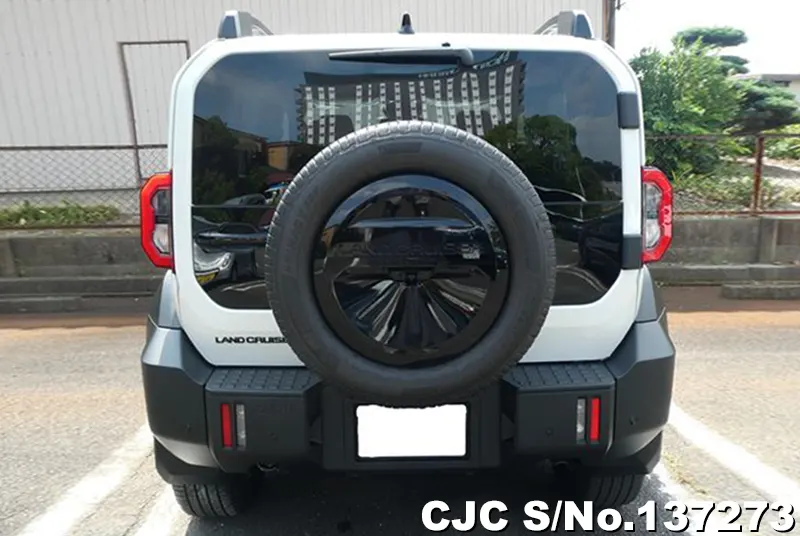 Toyota Land Cruiser FJ in White for Sale Image 2
