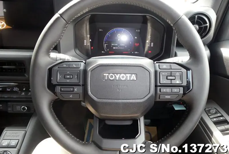 Toyota Land Cruiser FJ in White for Sale Image 3