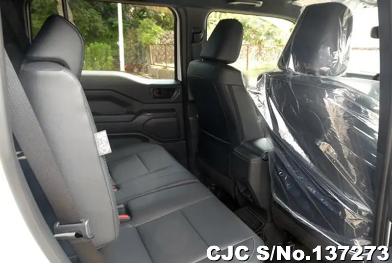 Toyota Land Cruiser FJ in White for Sale Image 5