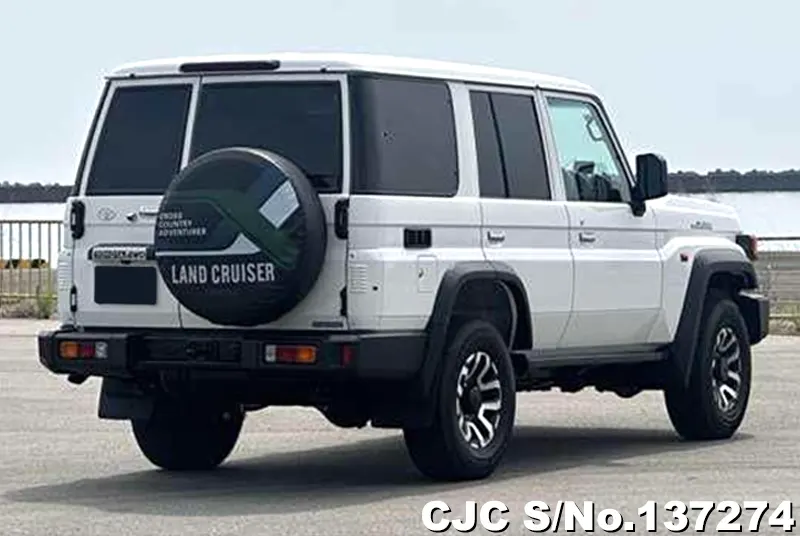 Toyota Land Cruiser in Pearl for Sale Image 2