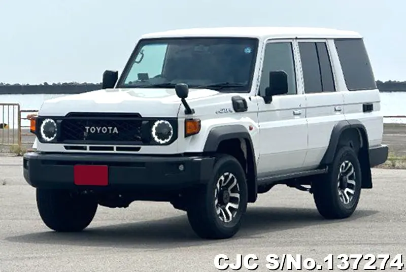 Toyota Land Cruiser in Pearl for Sale Image 3
