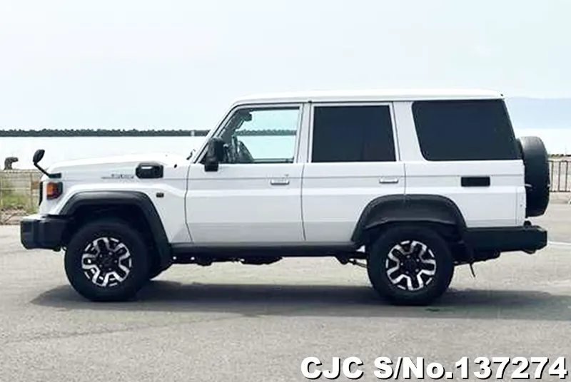 Toyota Land Cruiser in Pearl for Sale Image 7