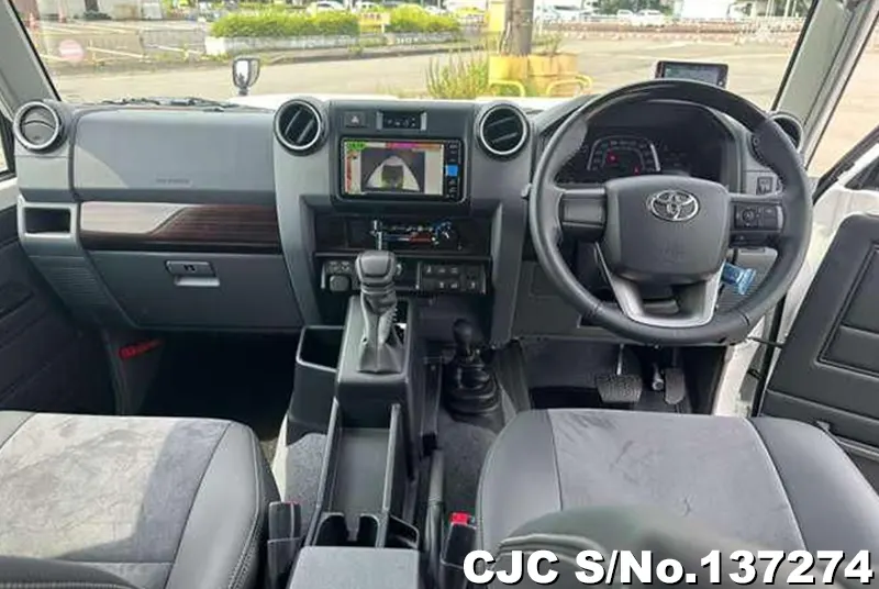 Toyota Land Cruiser in Pearl for Sale Image 9