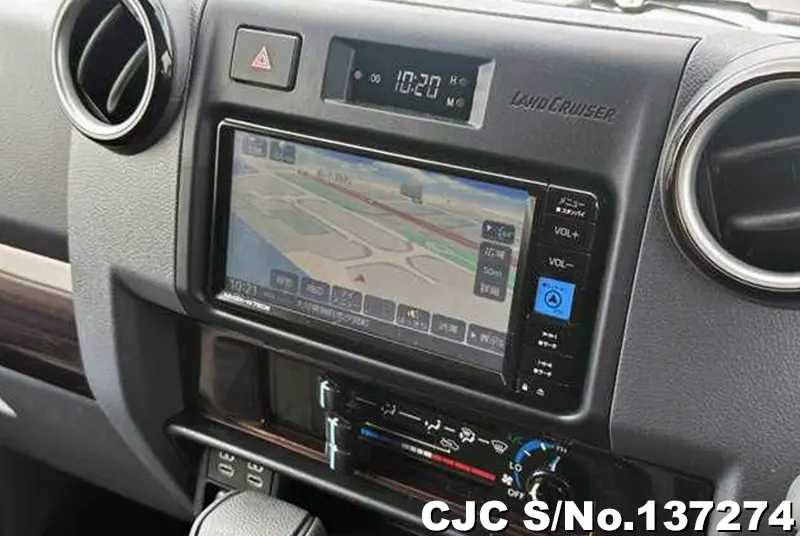 Toyota Land Cruiser in Pearl for Sale Image 13