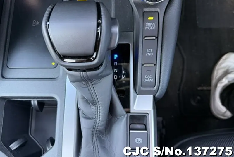 Toyota Land Cruiser 250 in Pearl for Sale Image 16