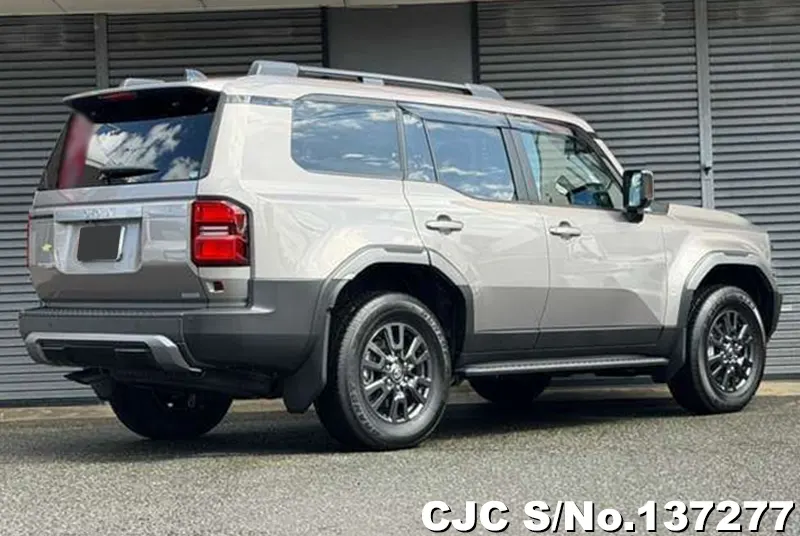Toyota Land Cruiser 250 in Gray for Sale Image 2