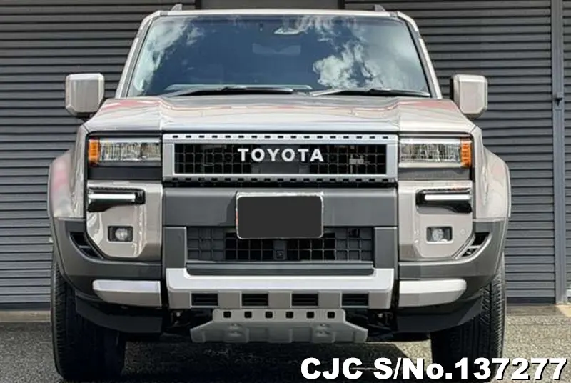 Toyota Land Cruiser 250 in Gray for Sale Image 4