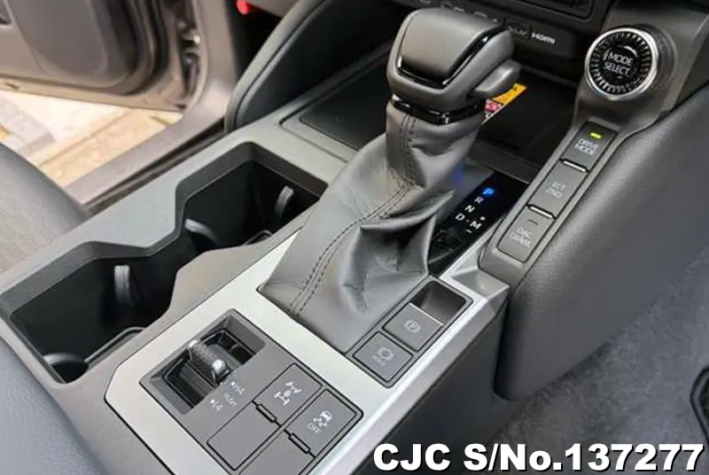 Toyota Land Cruiser 250 in Gray for Sale Image 22