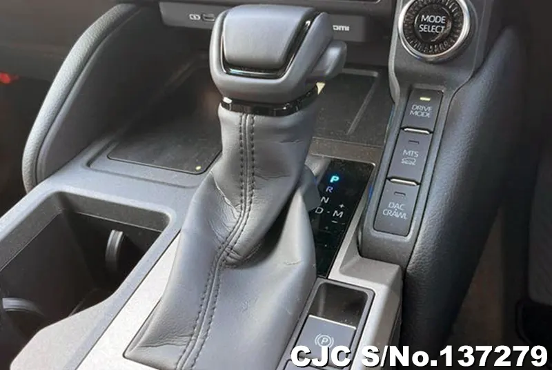 Toyota Land Cruiser 250 in Pearl for Sale Image 3