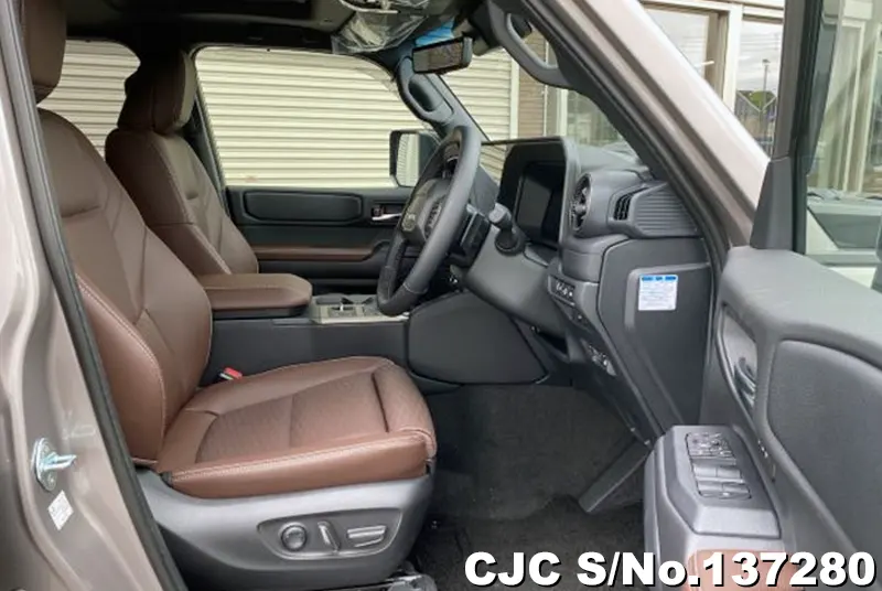 Toyota Land Cruiser 250 in Gray for Sale Image 10