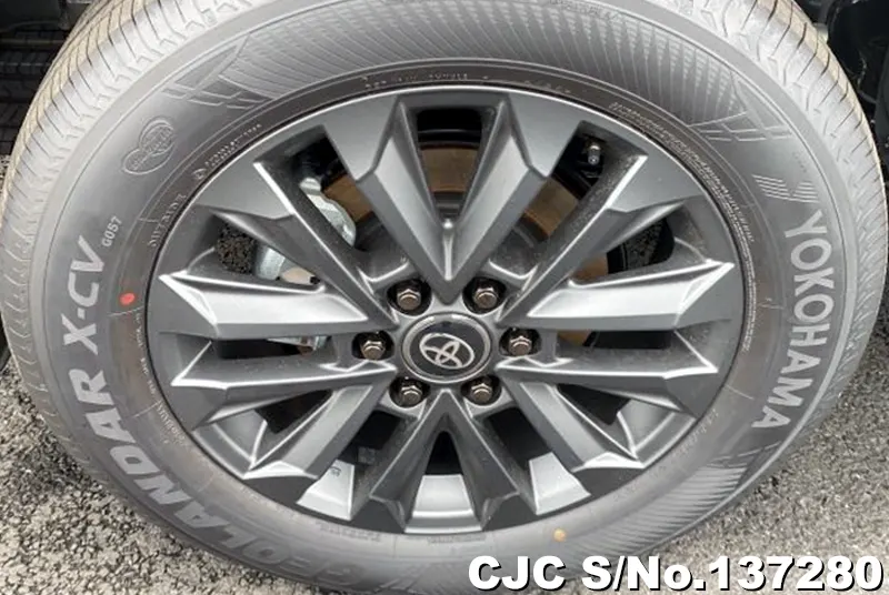 Toyota Land Cruiser 250 in Gray for Sale Image 17
