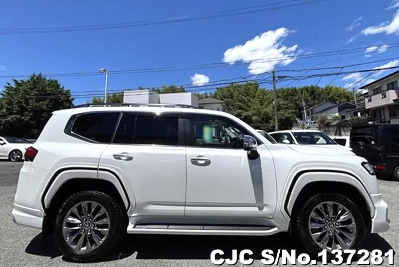 Toyota Land Cruiser in Pearl for Sale Image 6