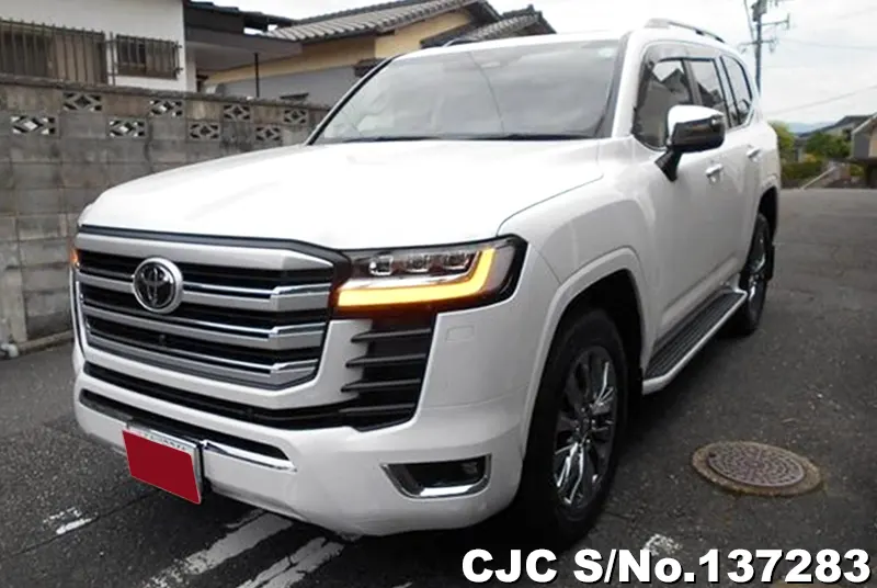 Toyota Land Cruiser in Pearl for Sale Image 3