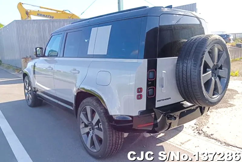 Land Rover Defender in Gray for Sale Image 1