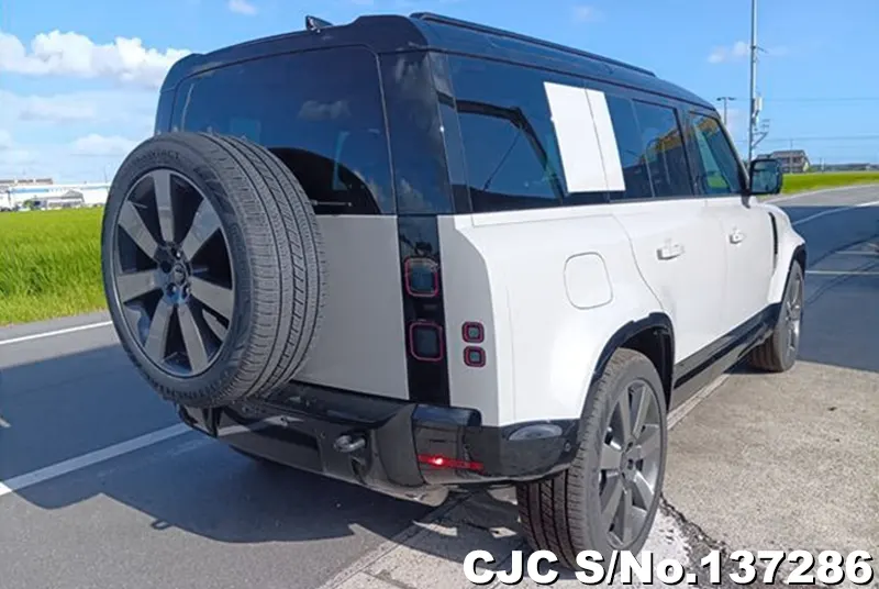 Land Rover Defender in Gray for Sale Image 2