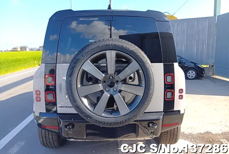 Land Rover Defender in Gray for Sale Image 5