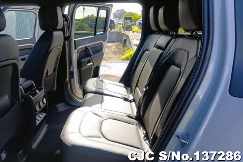 Land Rover Defender in Gray for Sale Image 14