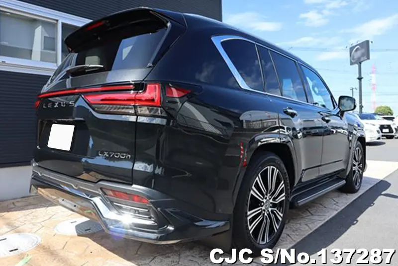 Lexus LX700H in Black for Sale Image 2