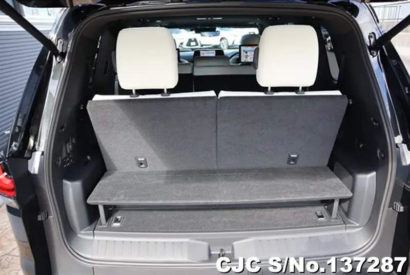 Lexus LX700H in Black for Sale Image 5